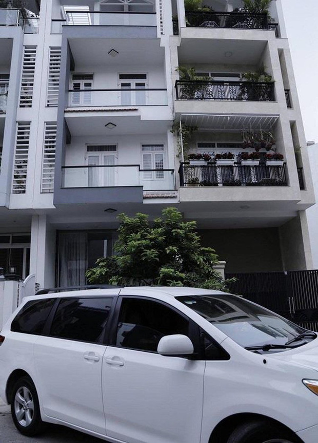 Biệt thự sang trọng tại TP.HCM của gia đình Trấn Thành từng được truyền thông tiết lộ.