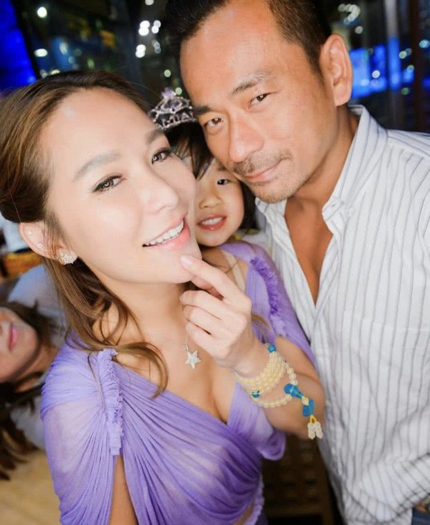 Alvin Chau từng xây dựng hình ảnh người chồng tốt khi quay về với vợ.