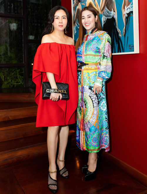 Phượng Chanel khoe nhan sắc bên ca sĩ Tố My.