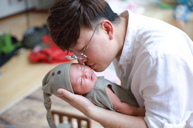 Anh vui vẻ khi được lên chức bố tuổi 38.
