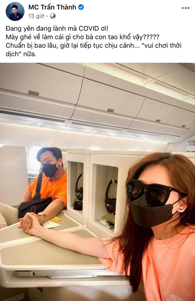 Trấn Thành và Hari Won trang bị kỹ khẩu trang, kính khi phải di chuyển giữa thời điểm dịch bệnh