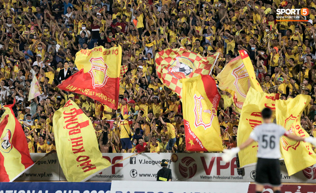 CĐV Việt Nam có thể tiếp tục theo dõi các trận đấu bóng đá ở Cúp quốc gia 2020. Ảnh: Hiếu Lương.