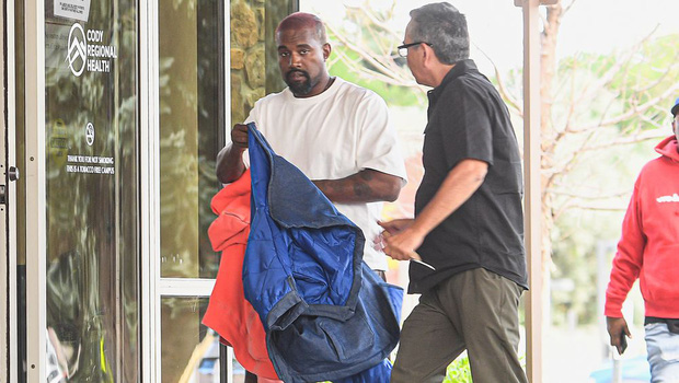 Kanye West tới bệnh viện khám vì lo lắng.