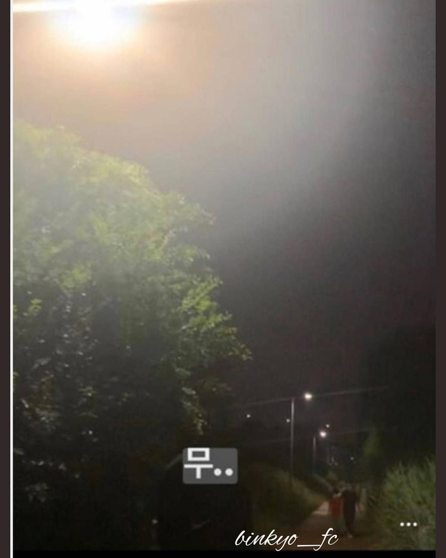 Tấm hình được stylist của Hyun Bin đăng tải và sau đó xóa đi.