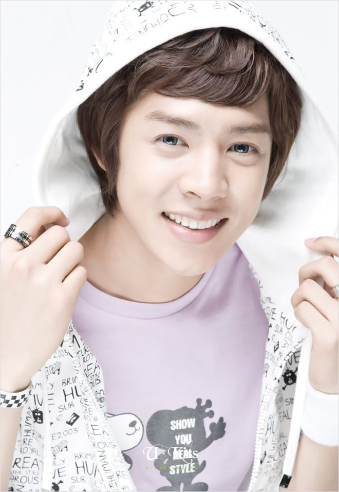 Alexander từng là một trong những idol ngoại quốc Gen 2 nổi bật.