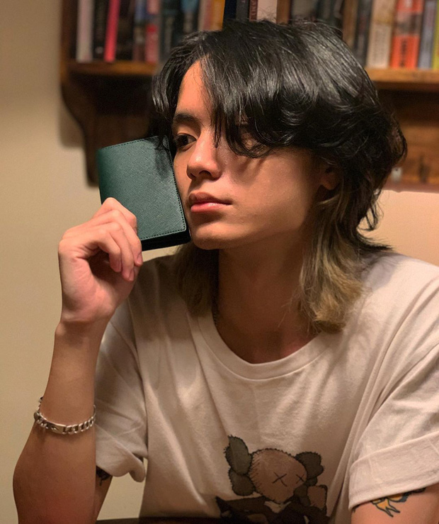 Sơn sở hữu ngoại hình điển trai và rất... nghệ thuật