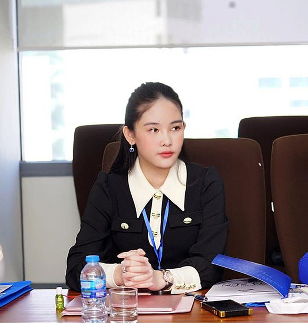 Lê Âu Ngân Anh chính thức trở thành giảng viên nhỏ tuổi nhất ở 1 trường Đại học tại TP.HCM