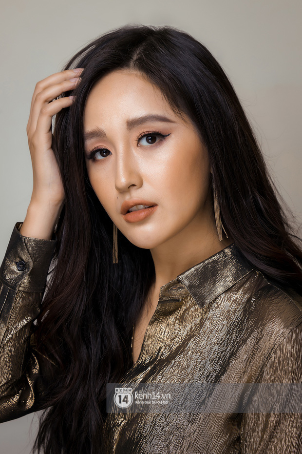 Cận cảnh nhan sắc cực xinh đẹp của Mai Phương Thuý sau 14 năm đăng quang.