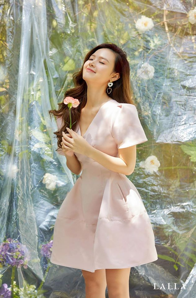 Midu nhận định công khai tình yêu trước công chúng khiến mình trở thành cô gái đáng thương trên chiến tích của một cô gái nào đó.