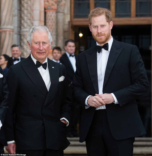 Thái tử Charles tiếp tục giúp con trai út về mặt tài chính.