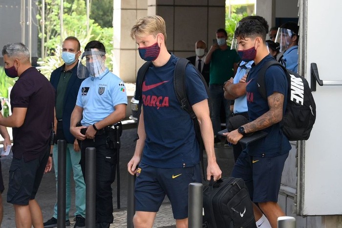 Tiền vệ Frenkie de Jong không thể hiện được nhiều trước Bayern. Tuyến giữa của Barca thua kém hoàn toàn đối thủ trong phần lớn thời gian.