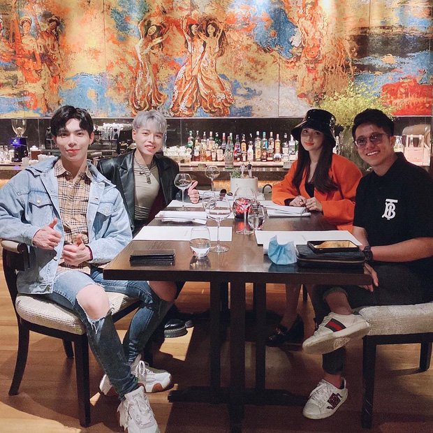 Sau tấm ảnh này không còn thấy Matt Liu và Hương Giang đăng hình chung.