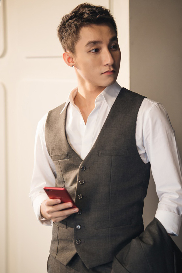 Bên dưới, dân tình liên tục để lại bình luận gọi tên Sơn Tùng.