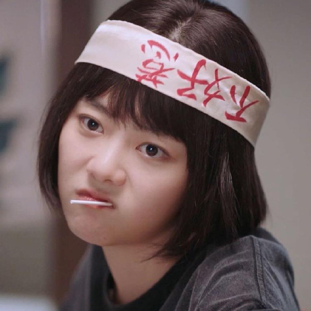 Trong phim, Đàm Tùng Vận thủ vai một cô bé tính cách ngây thơ, trong sáng, bao dung, luôn nghĩ tới mọi người và khiến hai ông anh 