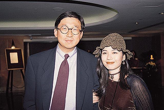 Chung Sở Hồng sống hạnh phúc bên Chu Gia Đỉnh suốt 16 năm dù không con cái.