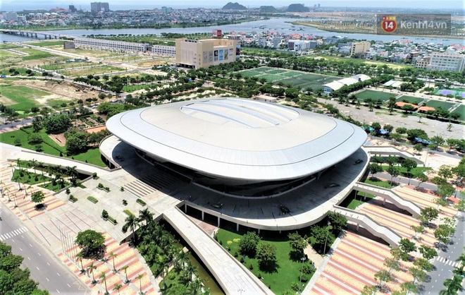 Bệnh viện dã chiến đầu tiên tại Đà Nẵng được hoàn thiện thần tốc sau 72h. Ảnh: Hà Nam.