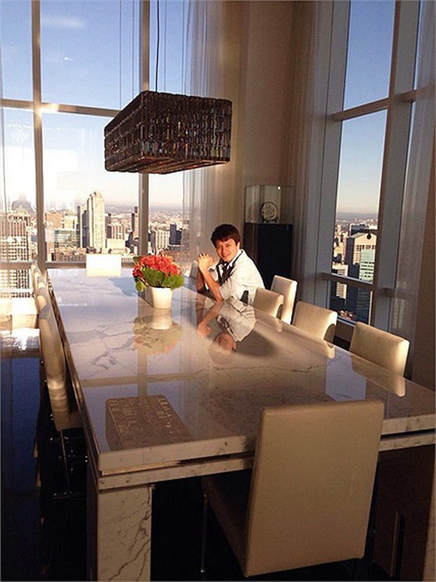 Đây là toà dân sinh cao nhất thế giới với giá 33,5 triệu USD (khoảng 761 tỷ đồng) được xây từ năm 1999 - 2001, nằm đối diện trụ sở Liên Hợp Quốc