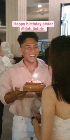 Linh Rin bật cười tươi tắn khi được hát mừng sinh nhật