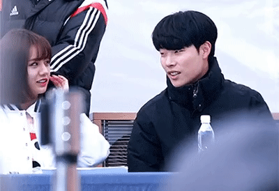 Thế nhưng ở ngoài đời, người Duk Sun yêu lại là 