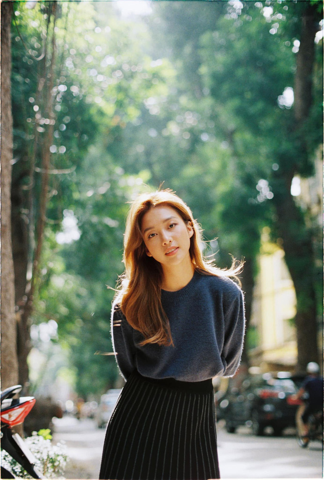 Sau nhiều scandal, Khả Ngân hiện đang hoạt động trong showbiz với vai trò diễn viên, ca sĩ. Cô cũng thay đổi khá nhiều về hình ảnh.