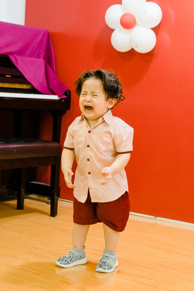 Con không biết, không chịu, không hiểu đâu!!!!!