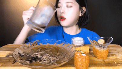 Trong clip “tố” ngược lại lời thanh minh của Boki cũng chỉ ra những video nhè đồ ăn chưa được đăng bản full và cũng sẽ không đăng vì thực sự là Boki đã làm thế!