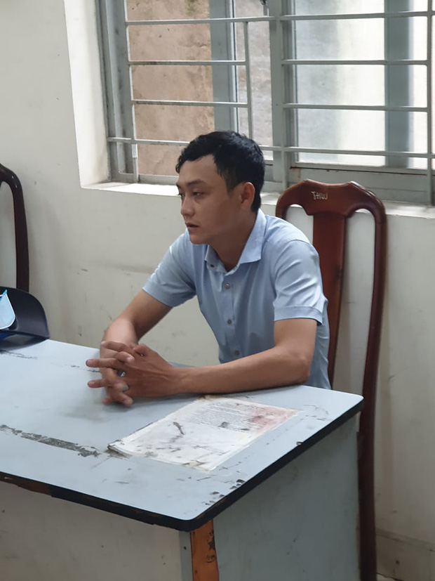 Thái tại cơ quan công an.