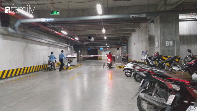 Khu vực hầm để xe rất thoáng