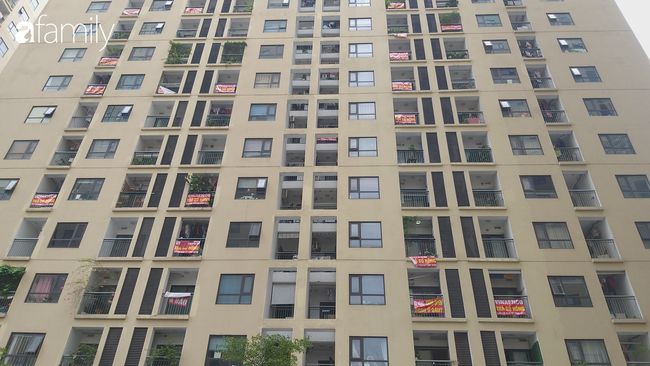 Không chỉ dịch vụ kém, nhiều hộ dân còn treo băng rôn