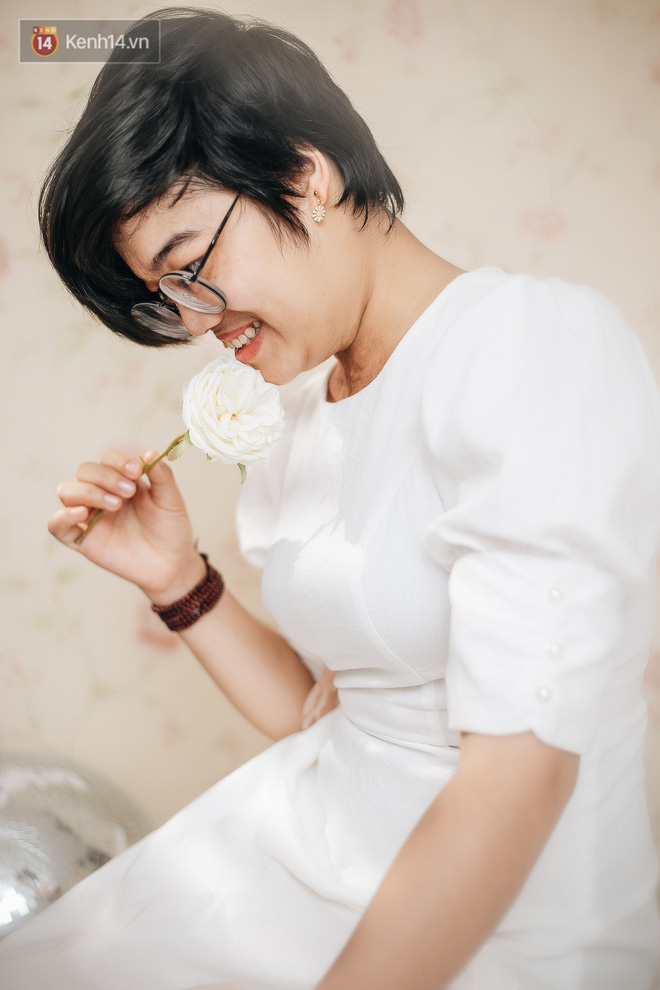 Nụ cười dù là một nửa hay trọn vẹn, đều đáng được trân trọng.