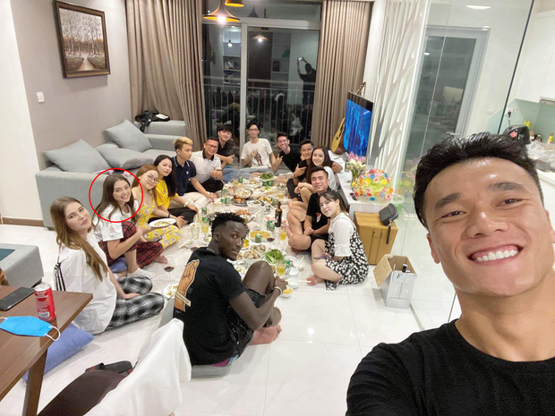 Bức ảnh check-in được Lan Anh, bạn gái thủ môn Văn Biểu đăng tải (Ảnh: Lan Anh)