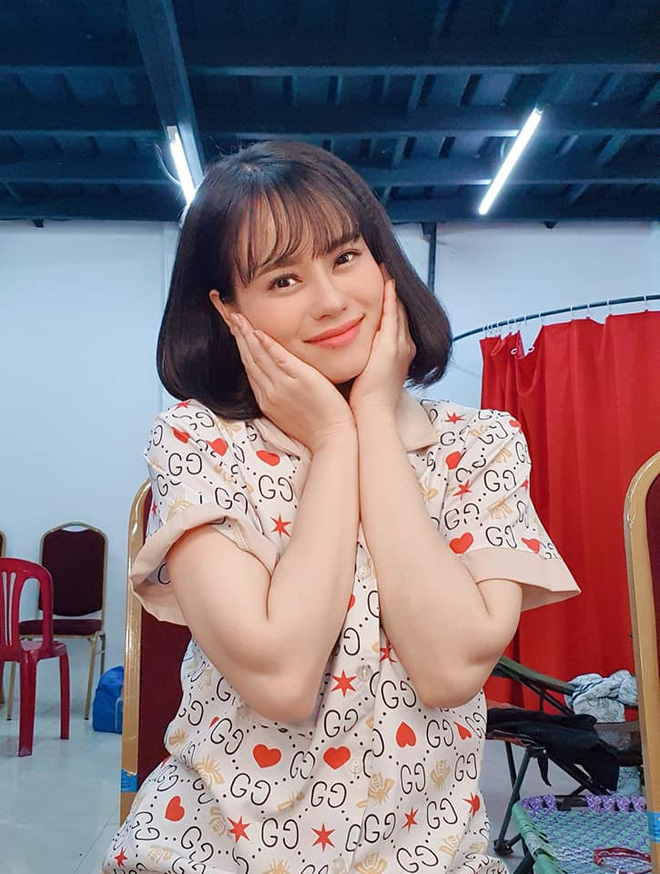 Cẩm Hò cũng vậy. Cô có những năm tháng vất vả và đến giờ vẫn còn nặng gánh gia đình.