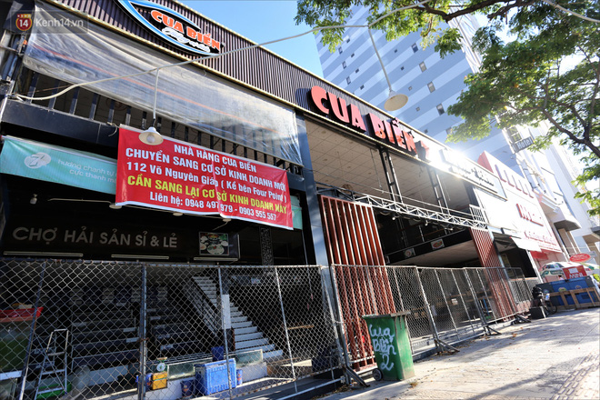 Không khó để bắt gặp những tấm biển cần sang nhượng lại quán, mặt bằng kinh doanh trên các tuyến phố ở Đà Nẵng trong thời gian này.