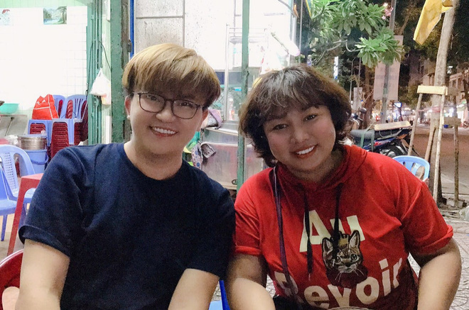 Kim Đào có một quá khứ vô cùng vất vả. Không chỉ làm mẹ đơn thân, cô còn gồng gánh cả mẹ già.