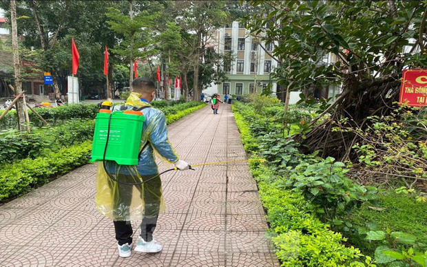 Cơ quan chức năng tỉnh Bắc Ninh phun hóa chất phòng chống dịch bệnh