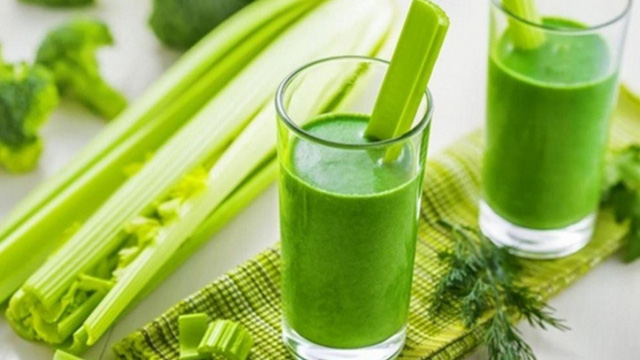 Ngoài cần tây, một số thực phẩm sau cũng được khuyên không nên ăn vào bữa tối, trước khi đi ngủ: