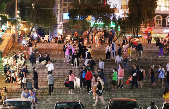 Lượng du khách đến Đà Lạt giảm hơn 50% so với mọi năm