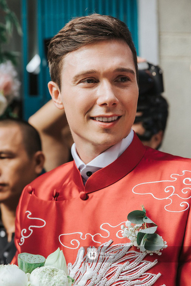 Tình hình dịch bệnh Covid-19 bùng phát làm việc di chuyển giữa các nước trở nên khó khăn hơn bao giờ hết, chính vì lí do này mà Hoàng Oanh và ông xã đã xa nhau hơn 9 tháng