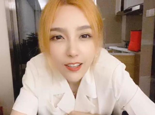 Cô nàng streamer để mặt mộc khiến nhiều fan bị 