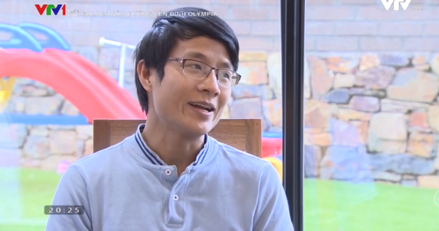 Vũ Hoàng trong Gala kỷ niệm 20 năm chương trình Đường lên đỉnh Olympia. (Ảnh chụp màn hình)