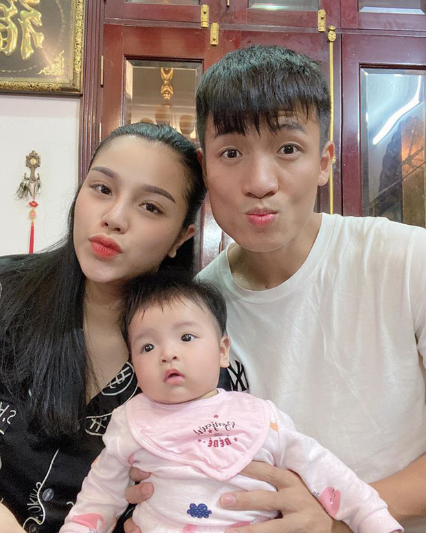 Sóng gió qua đi, Tiến Dũng và Khánh Linh vẫn nắm tay nhau vun vén hạnh phúc gia đình