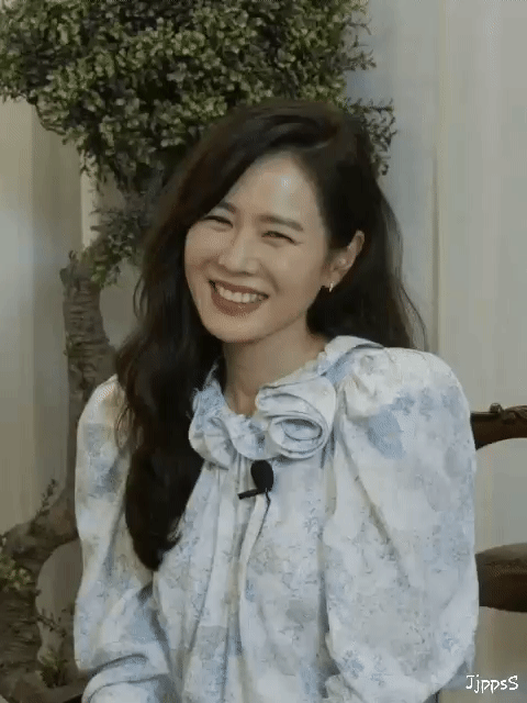 Son Ye Jin xuất hiện trong buổi fan meeting mới đây.