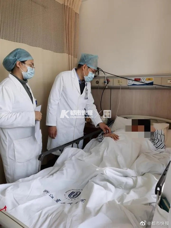 Ăn liền 3 chiếc bánh trung thu, bà Chang rơi vào hôn mê vì đường huyết tăng đột ngột (Ảnh minh họa: Sina).