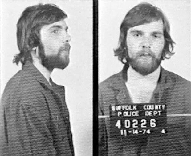 Chân dung kẻ giết người Ronald DeFeo Jr.