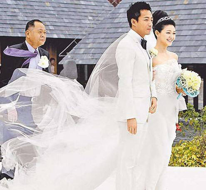 Truyền thông tóm tắt chuyện tình 3 người một cách mỉa mai và cuộc hôn nhân tốn nhiều giấy mực của báo giới