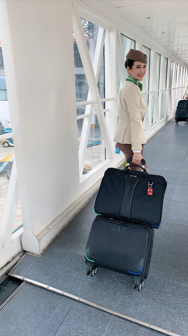Trâm Anh là nữ tiếp viên hàng không đang được cư dân mạng chú ý