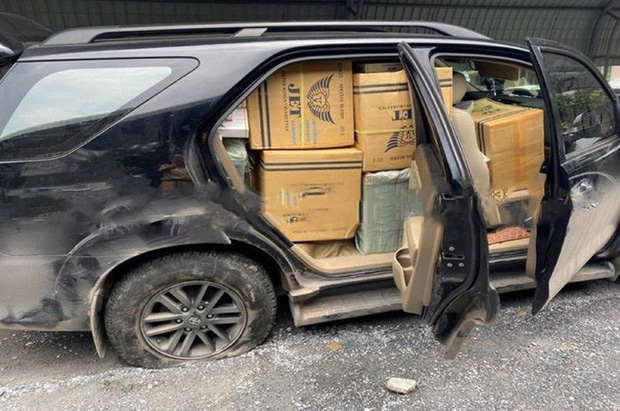 Chiếc xe chở thuốc lá lậu