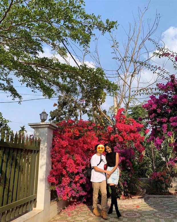 một nhiếp ảnh gia có tiếng, anh thường xuyên về thăm quê và có mối quan hệ thân thiết với gia đình H'Hen Niê.