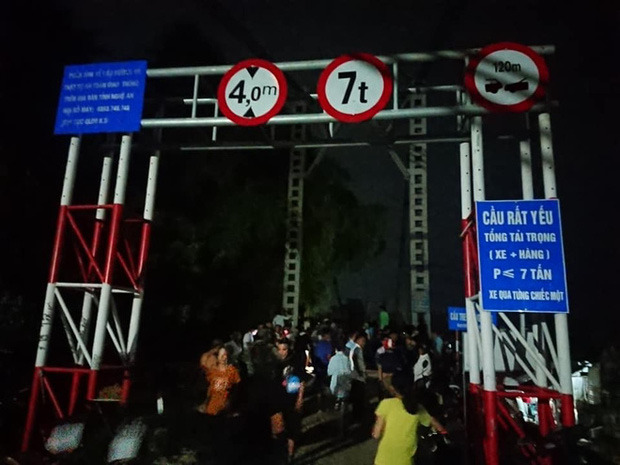 Cầu được cảnh báo từng chiếc xe đi qua một