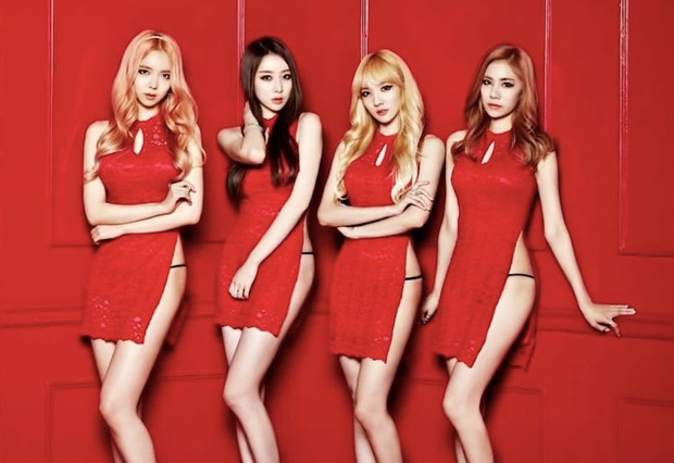 Stellar nổi tiếng nhờ những MV khêu gợi bỏng mắt, lối ăn mặc phản cảm, sexy quá đà...